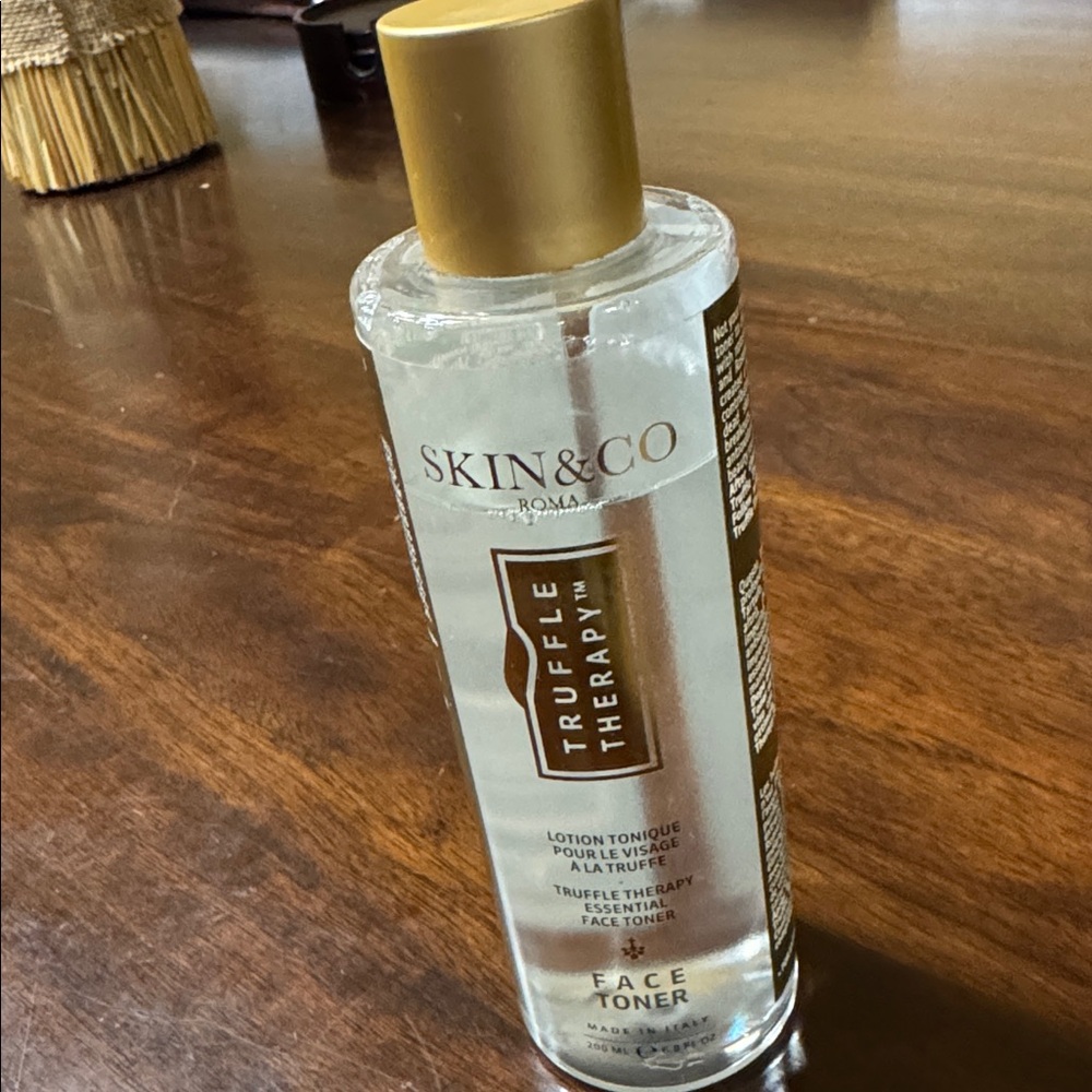 SKIN&CO Truffle Therapy Face Toner - Gold Cap
